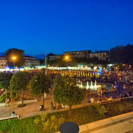 Bussola, With A Family Bedroom Sleeping, Located In The Pedestrian And Shopping Area, Near The * Bibione